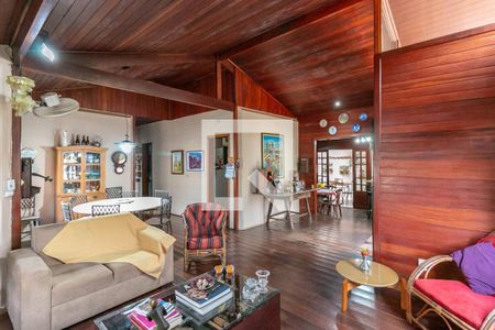 Sala de casa à venda com 4 quartos, 209m² em Belvedere, Belo Horizonte