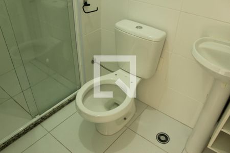 Banheiro de apartamento para alugar com 1 quarto, 38m² em Jardim Prudência, São Paulo