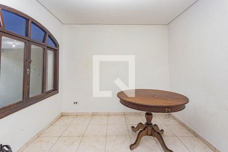 Sala de casa à venda com 2 quartos, 150m² em Vila Liviero, São Paulo