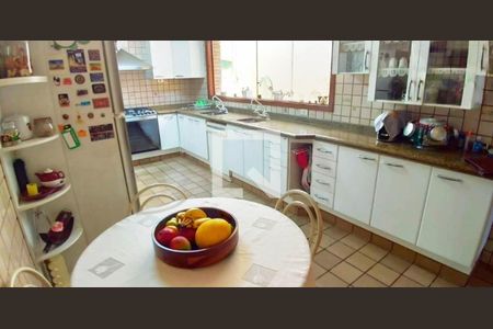 Casa à venda com 380m², 4 quartos e 4 vagas