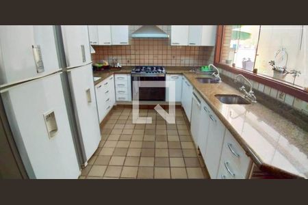 Casa à venda com 380m², 4 quartos e 4 vagas