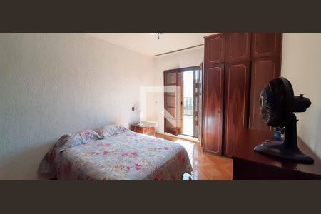 Suíte de casa para alugar com 4 quartos, 293m² em Ayrosa, Osasco