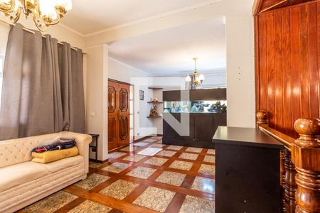 Sala de estar de casa à venda com 5 quartos, 500m² em Vila Galvão, Guarulhos