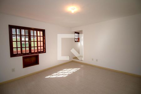 Casa à venda com 140m², 3 quartos e 1 vagaSala