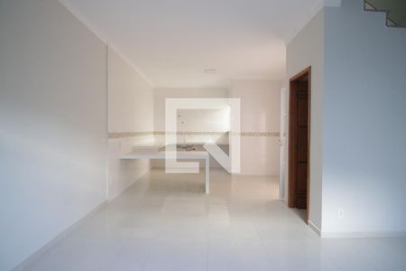 Sala de casa de condomínio à venda com 3 quartos, 200m² em Vila Ré, São Paulo