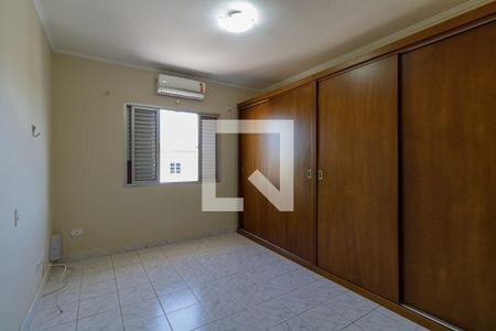 Quarto 2 de casa para alugar com 3 quartos, 120m² em Vila dos Remédios, São Paulo