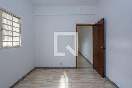 Quarto 1 de casa para alugar com 2 quartos, 55m² em Nova Gameleira, Belo Horizonte