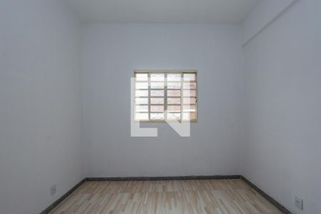 Quarto 1 de casa para alugar com 2 quartos, 55m² em Nova Gameleira, Belo Horizonte