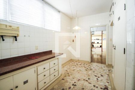 Apartamento à venda com 4 quartos, 177m² em Cambuí, Campinas