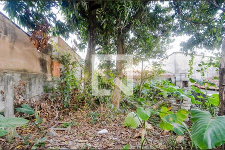 Casa à venda com 360m², 4 quartos e 3 vagas Casa à venda com 360m², 4 quartos e 3 vagasQuintal