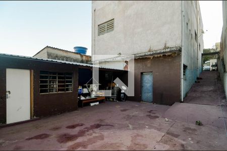 Casa à venda com 360m², 4 quartos e 3 vagas Casa à venda com 360m², 4 quartos e 3 vagasQuintal