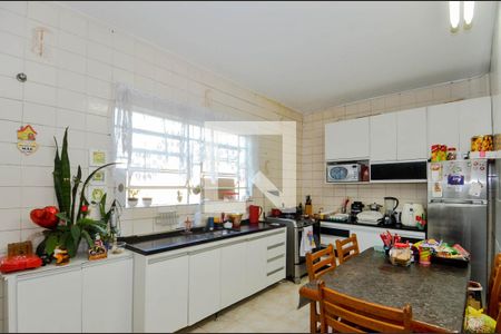 Casa à venda com 360m², 4 quartos e 3 vagas Casa à venda com 360m², 4 quartos e 3 vagasCozinha