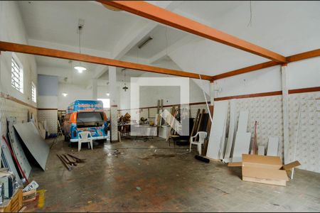 Casa à venda com 360m², 4 quartos e 3 vagas Casa à venda com 360m², 4 quartos e 3 vagasSalão