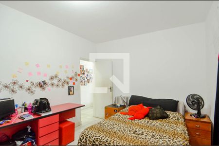 Casa à venda com 360m², 4 quartos e 3 vagas Casa à venda com 360m², 4 quartos e 3 vagasQuarto 2 - Suíte