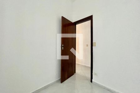 Quarto 2 de casa para alugar com 2 quartos, 100m² em Vila Mira, São Paulo