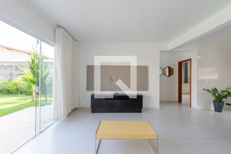 Sala de casa para alugar com 2 quartos, 106m² em Campeche, Florianópolis