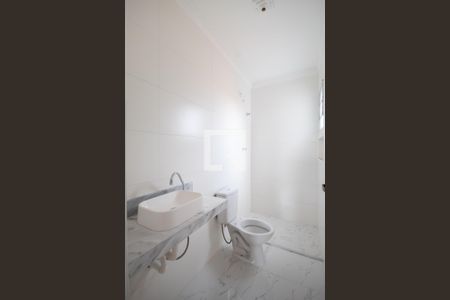 Casa de condomínio à venda com 67m², 2 quartos e 1 vaga Casa de condomínio à venda com 67m², 2 quartos e 1 vagaBanheiro