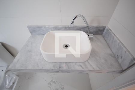 Casa de condomínio à venda com 67m², 2 quartos e 1 vaga Casa de condomínio à venda com 67m², 2 quartos e 1 vagaBanheiro