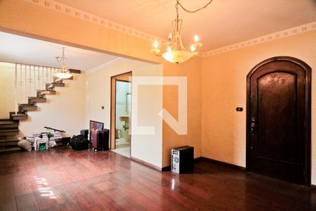 Casa à venda com 320m², 8 quartos e 4 vagasSala