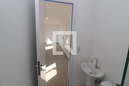 Banheiro de apartamento para alugar com 1 quarto, 24m² em Vila Granada, São Paulo