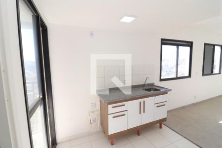 Cozinha de apartamento para alugar com 1 quarto, 24m² em Vila Granada, São Paulo