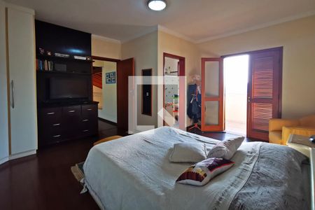 Casa à venda com 346m², 3 quartos e 4 vagas Casa à venda com 346m², 3 quartos e 4 vagasSuíte