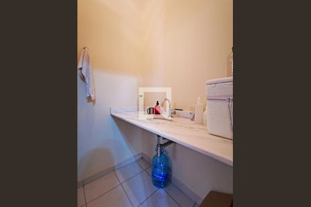 Casa à venda com 346m², 3 quartos e 4 vagas Casa à venda com 346m², 3 quartos e 4 vagasEscritório banheiro