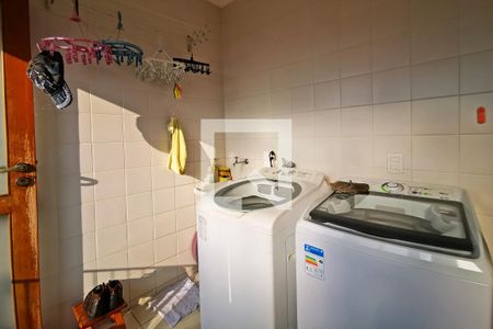 Casa à venda com 346m², 3 quartos e 4 vagas Casa à venda com 346m², 3 quartos e 4 vagasÁrea de Serviço