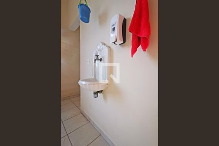 Casa à venda com 346m², 3 quartos e 4 vagas Casa à venda com 346m², 3 quartos e 4 vagasChurrasqueira - Banheiro