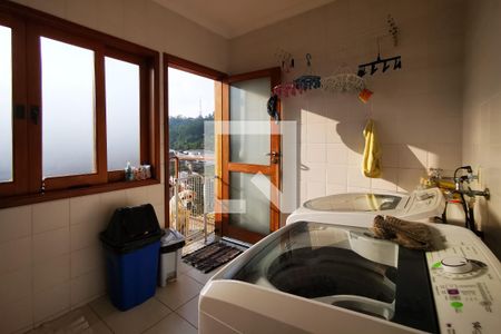 Casa à venda com 346m², 3 quartos e 4 vagas Casa à venda com 346m², 3 quartos e 4 vagasÁrea de Serviço