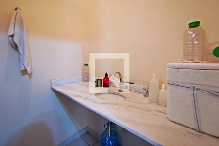 Casa à venda com 346m², 3 quartos e 4 vagas Casa à venda com 346m², 3 quartos e 4 vagasEscritório banheiro