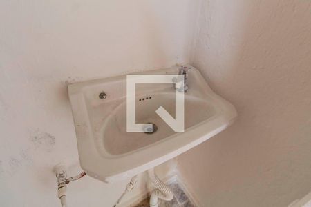 Banheiro de casa para alugar com 1 quarto, 48m² em Jardim Santa Maria, São Paulo