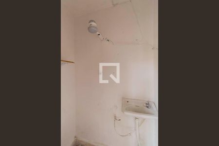 Banheiro de casa para alugar com 1 quarto, 48m² em Jardim Santa Maria, São Paulo