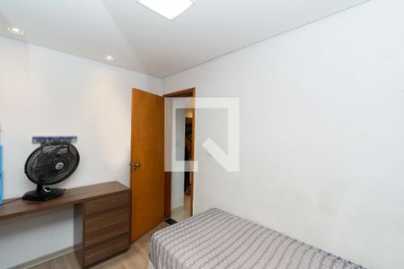 Quarto 2 de apartamento para alugar com 2 quartos, 60m² em Novo Riacho, Contagem