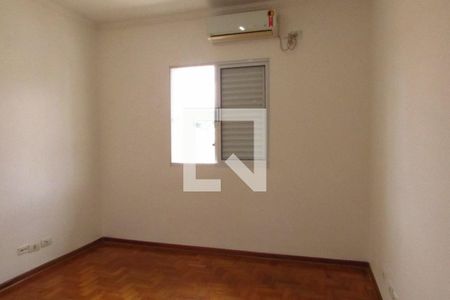 Quarto 1 de casa para alugar com 2 quartos, 70m² em Caxingui, São Paulo