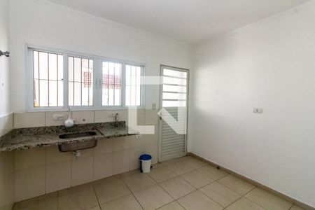 Cozinha de casa para alugar com 2 quartos, 70m² em Caxingui, São Paulo