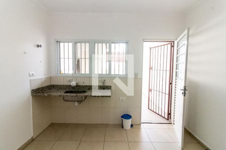 Cozinha de casa para alugar com 2 quartos, 70m² em Caxingui, São Paulo