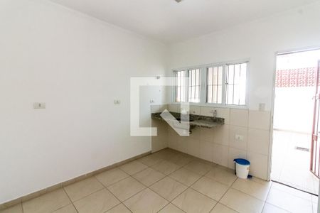 Cozinha de casa para alugar com 2 quartos, 70m² em Caxingui, São Paulo