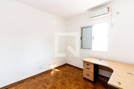 Quarto 1 de casa para alugar com 2 quartos, 70m² em Caxingui, São Paulo