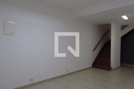 Sala de casa para alugar com 2 quartos, 70m² em Caxingui, São Paulo