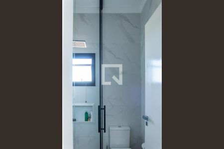 Casa para alugar com 250m², 3 quartos e 6 vagas Casa para alugar com 250m², 3 quartos e 6 vagasBanheiro da Suíte 1