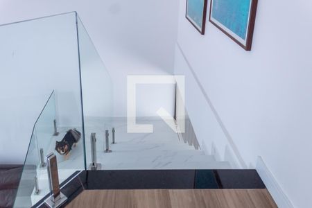 Casa para alugar com 250m², 3 quartos e 6 vagas Casa para alugar com 250m², 3 quartos e 6 vagasEscada