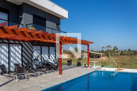 Casa para alugar com 250m², 3 quartos e 6 vagas Casa para alugar com 250m², 3 quartos e 6 vagasÁrea externa