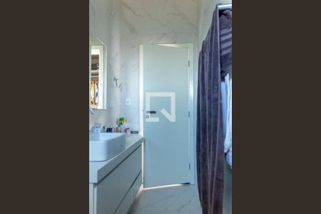 Casa para alugar com 250m², 3 quartos e 6 vagas Casa para alugar com 250m², 3 quartos e 6 vagasBanheiro da Suíte 2