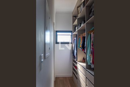 Casa para alugar com 250m², 3 quartos e 6 vagas Casa para alugar com 250m², 3 quartos e 6 vagasCloset da suíte 2