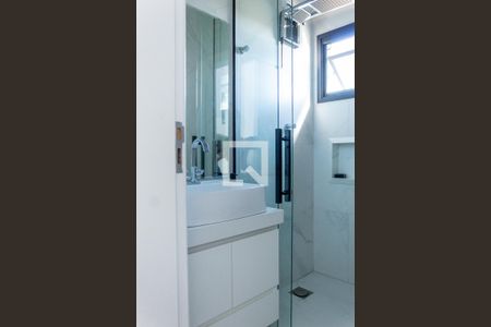 Casa para alugar com 250m², 3 quartos e 6 vagas Casa para alugar com 250m², 3 quartos e 6 vagasBanheiro da Suíte 1