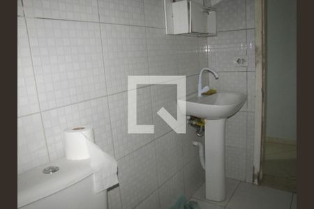 Banheiro de casa para alugar com 1 quarto, 32m² em Jardim Três Marias, São Paulo