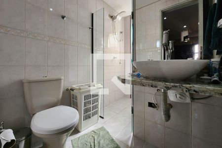 Apartamento à venda com 98m², 3 quartos e 1 vaga Apartamento à venda com 98m², 3 quartos e 1 vagaBanheiro da Suíte