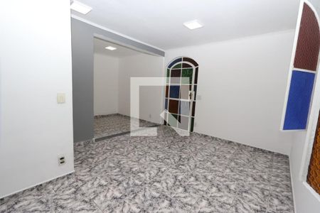 Sala de casa à venda com 3 quartos, 150m² em Parque Residencial Oratorio, São Paulo