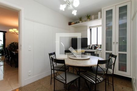 Apartamento à venda com 4 quartos, 300m² em Higienópolis, São Paulo